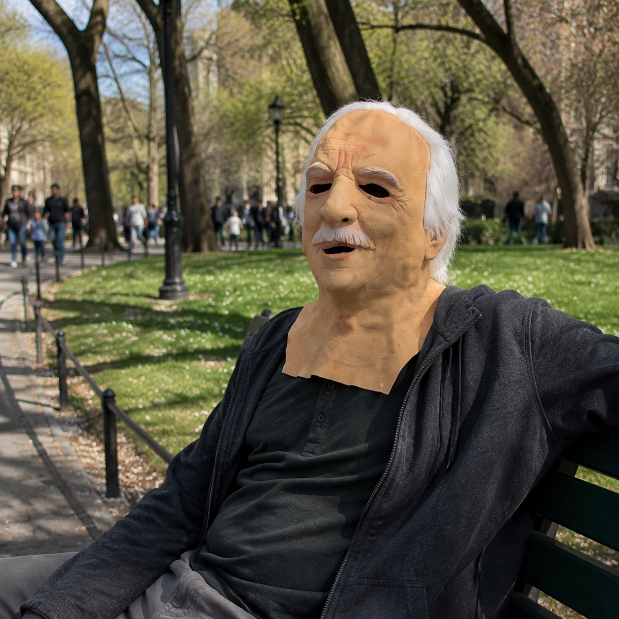 Realistic Old Man Latex Mask with White Hair, Mustache and Wrinkled Elderly Face Design, Full Face Character Mask for Halloween Cosplay Costume Party, Stage Performance, OEM Factory Supplier