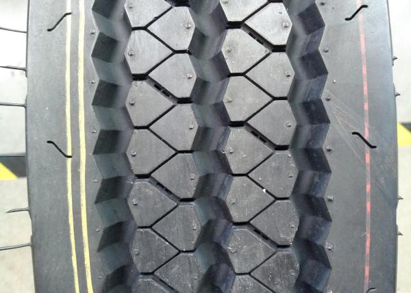 6.00R13LT Pickup Truck Tires , Light Duty Truck Tires With 3 Zigzag Grooves