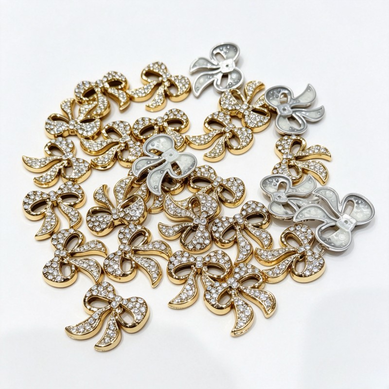 Flower Pattern With Diamond Embellishments Shoe Flower Diamond Footwear Made With PP Plastic Sole