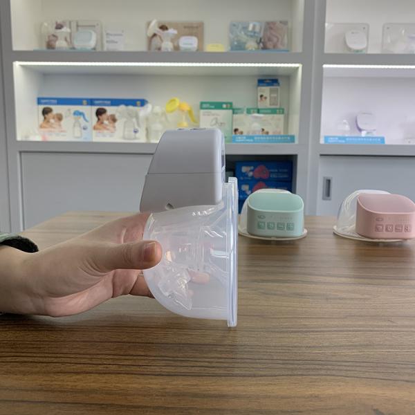 Breastfeeding Mothers Leakproof  Free Hands Free Breast Pump Lightweight Mobile Breast Pump