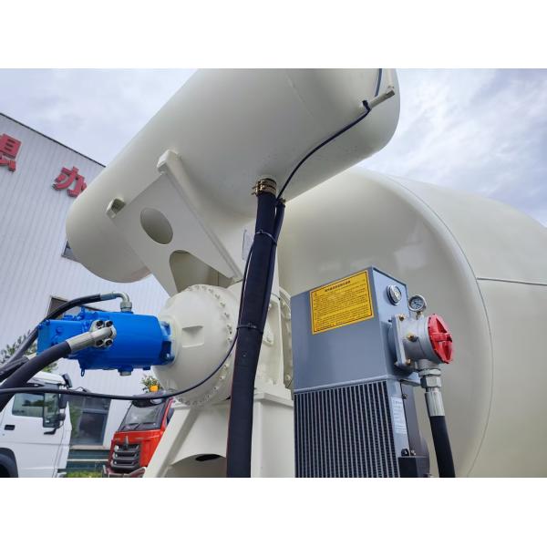 White HOWO 8*4 Concrete Mixer: 371 Horsepower & Super-Large Loading Capacity