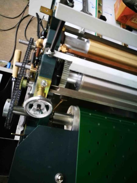 Automatic Gluing Machine For Making Rigid Paper Box