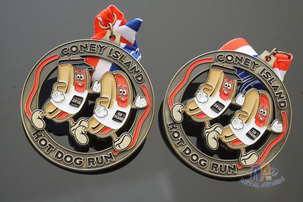 Custom Marathon And Racing Metal Awards With Cut Out Effect , Red / White / Blue Ribbon