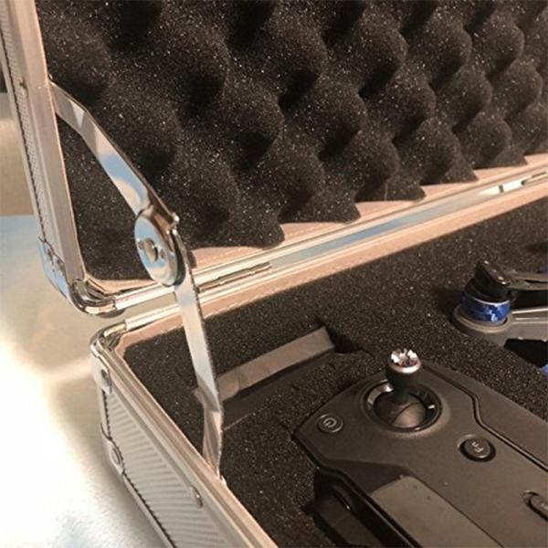 Aluminum Medium Hard Side Case with Pre-Scored Foam