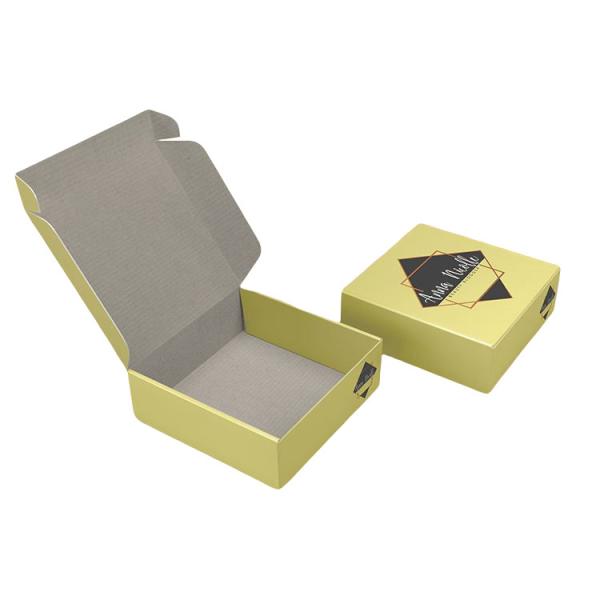 Small Durable Apparel Packaging Boxes Corrugated Cardboard Square Shipping Box