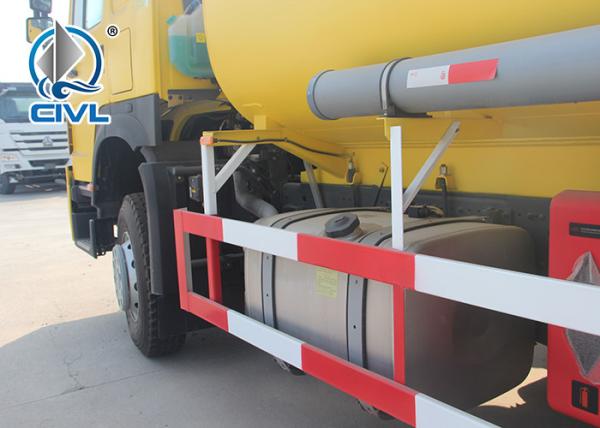 Oil Tanker Truck 6X4 Sinotruk HOWO 6x4 20000Lliters Fuel Tank Truck For Sale