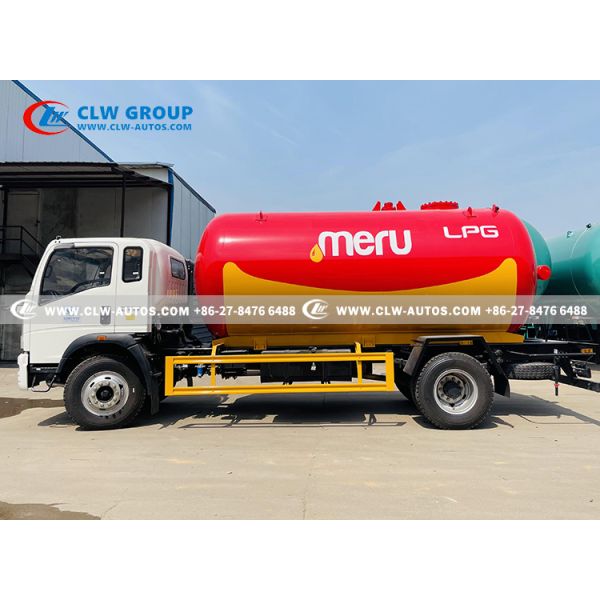 Sinotruk HOWO 4x2 15,000L LPG Bobtail Truck with CORKEN Z2000 Pump and Q345R Steel Tank for Heavy-Duty Propane Delivery