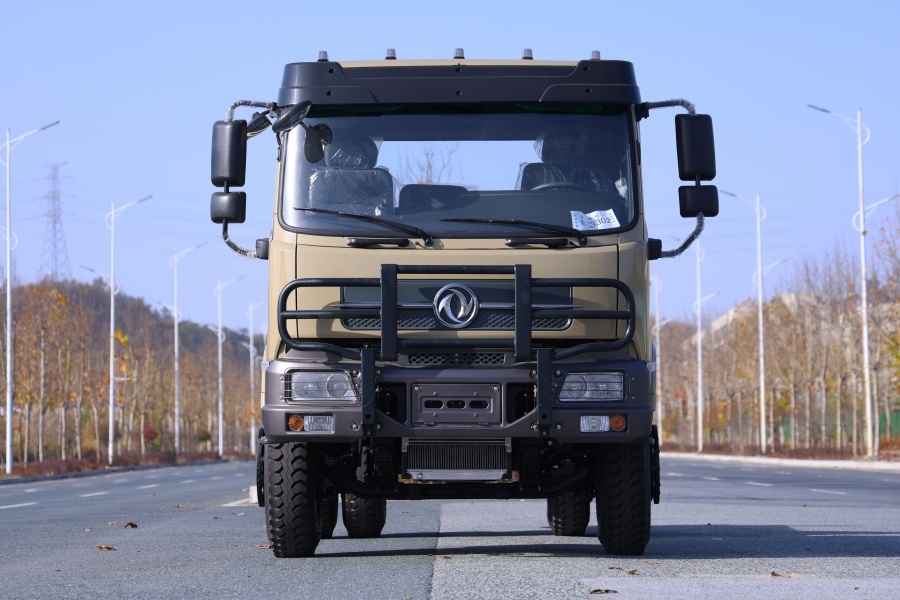 Heavy Duty Flat Cab Truck Chassis with Weichai Power for Overseas Modification