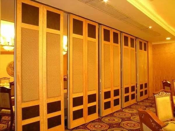 Acoustic Operable Partition Walls With Pass Doors / Anodized Aluminum 6063 - T5 Frame