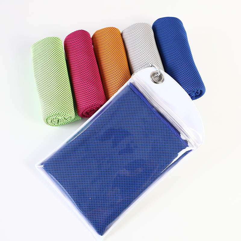 Polyester 170gsm Microfiber Sport Towel With Pvc Bag Package / Around Shoulders Cooling Rags For Sports