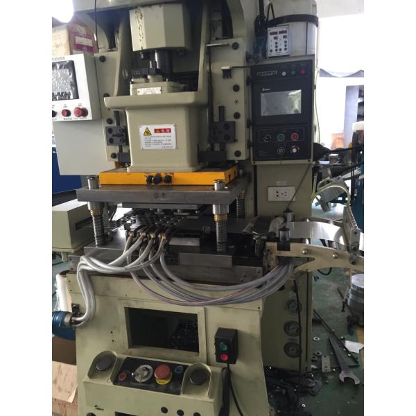 Машины прессы крышки бутылки медицины емкости 16 тонн линия катушки механической пробивая питаясь