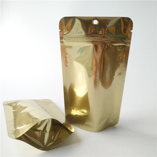 O logotipo feito sob encomenda levanta-se malotes do café, sacos Ziplock metálicos do empacotamento de alimento do ouro