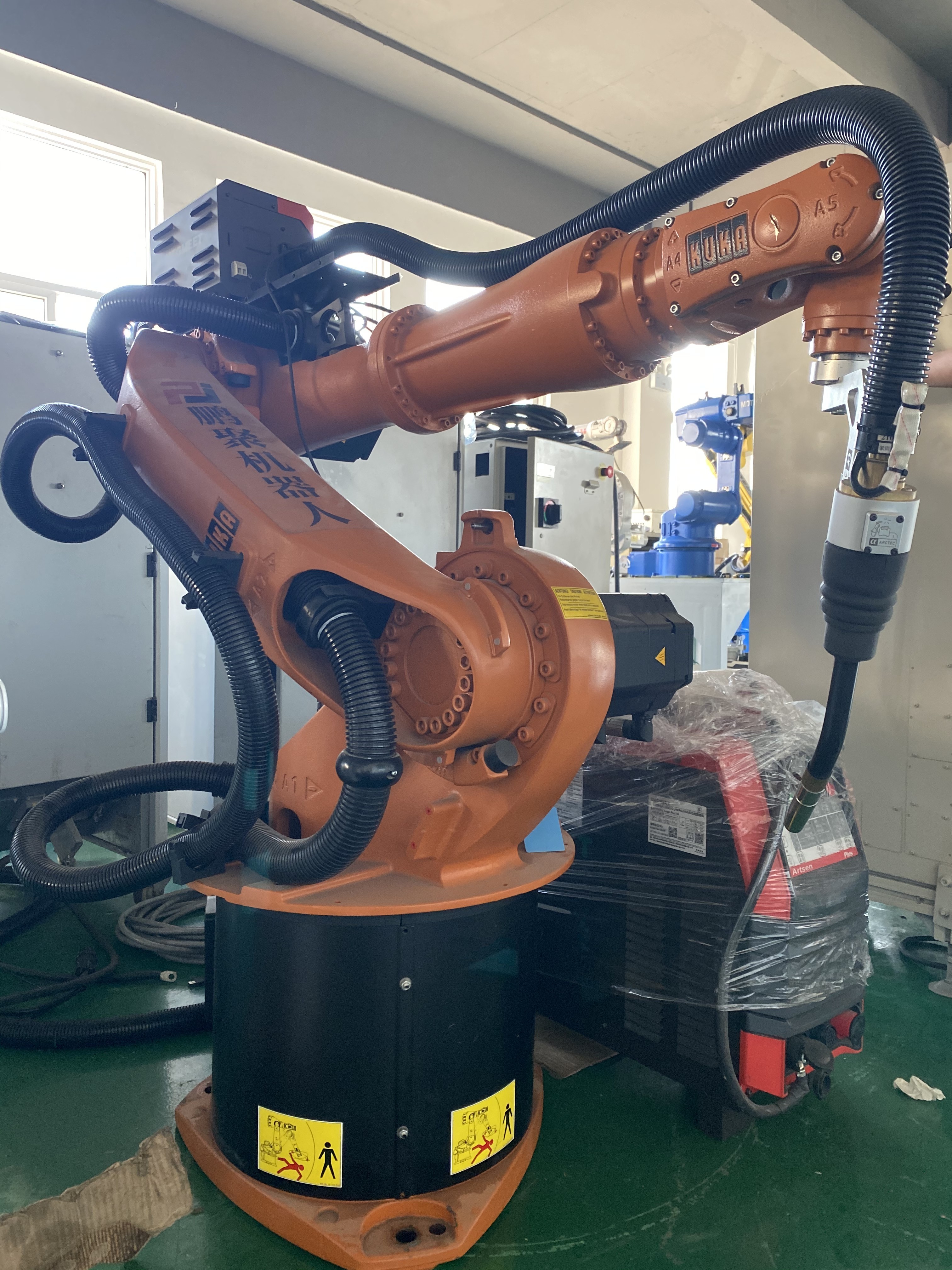 Острый робот KR16L6 инструмента KUKA промышленный для автоматной сварки