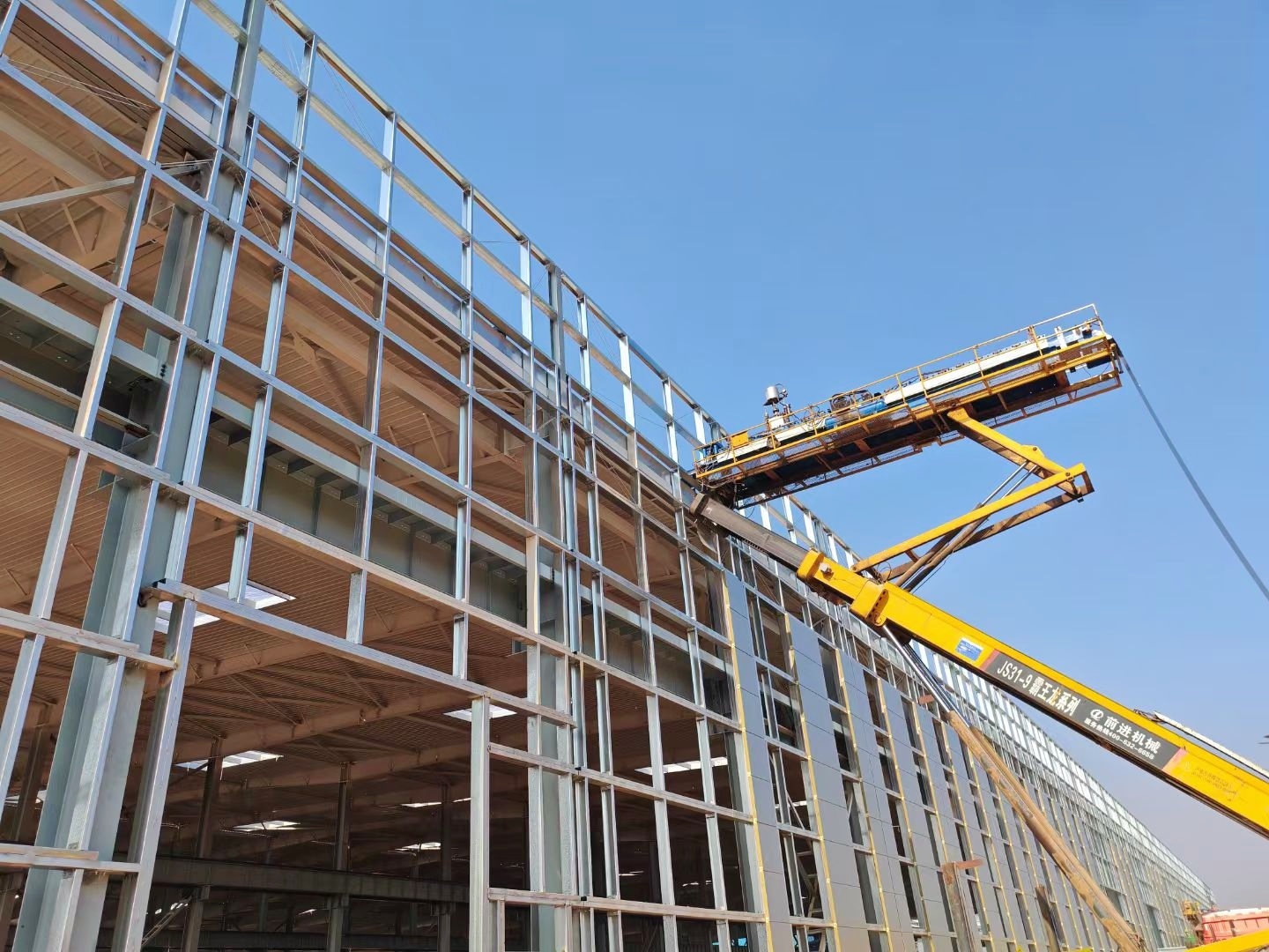 Q235B Q355B High Strength Anti-Rust Steel Frame Factory Workshop Building