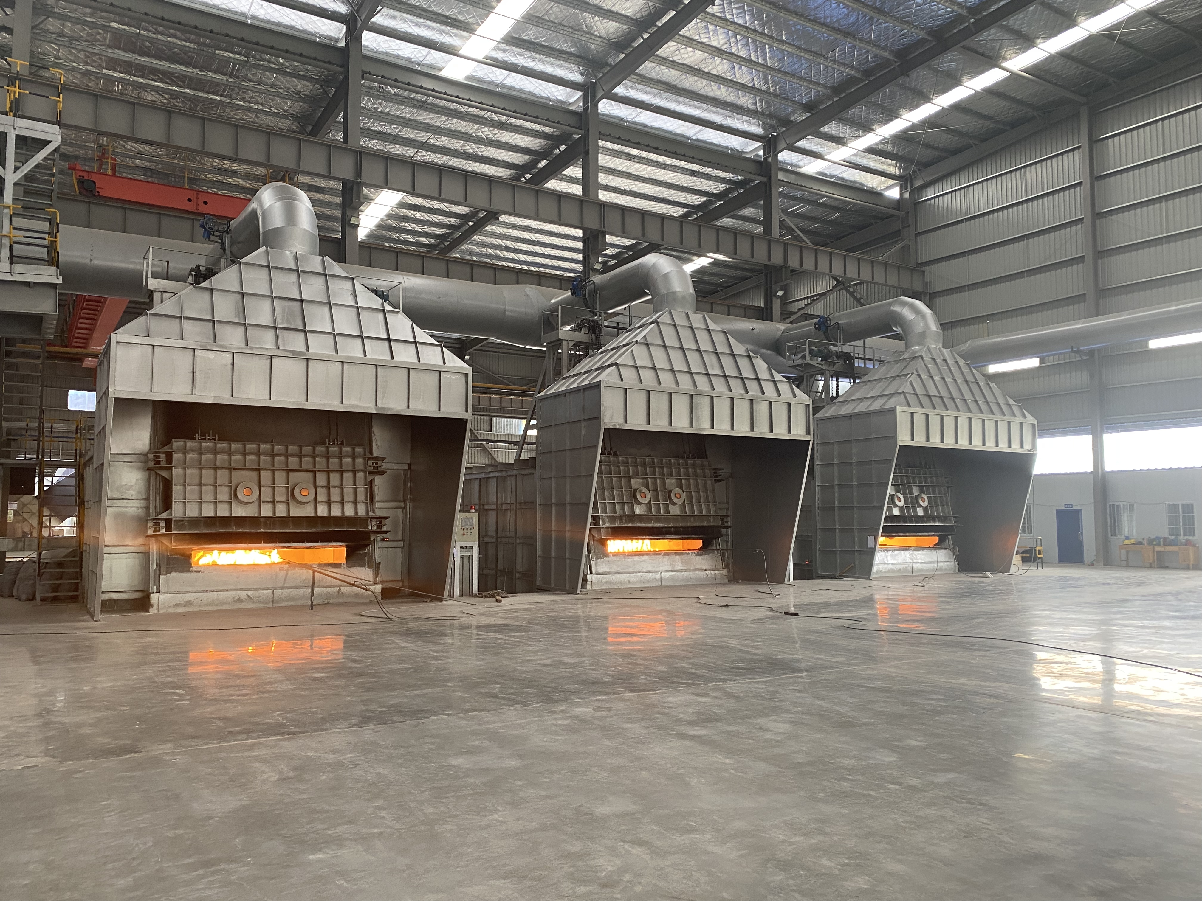 15T Semi Castable Wall and Brick Dome Aluminum Reverberatory Furnace Melting Furnace