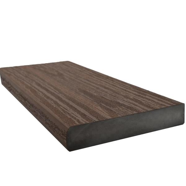 Découvrez la durabilité de notre plancher extérieur en PVC composite de