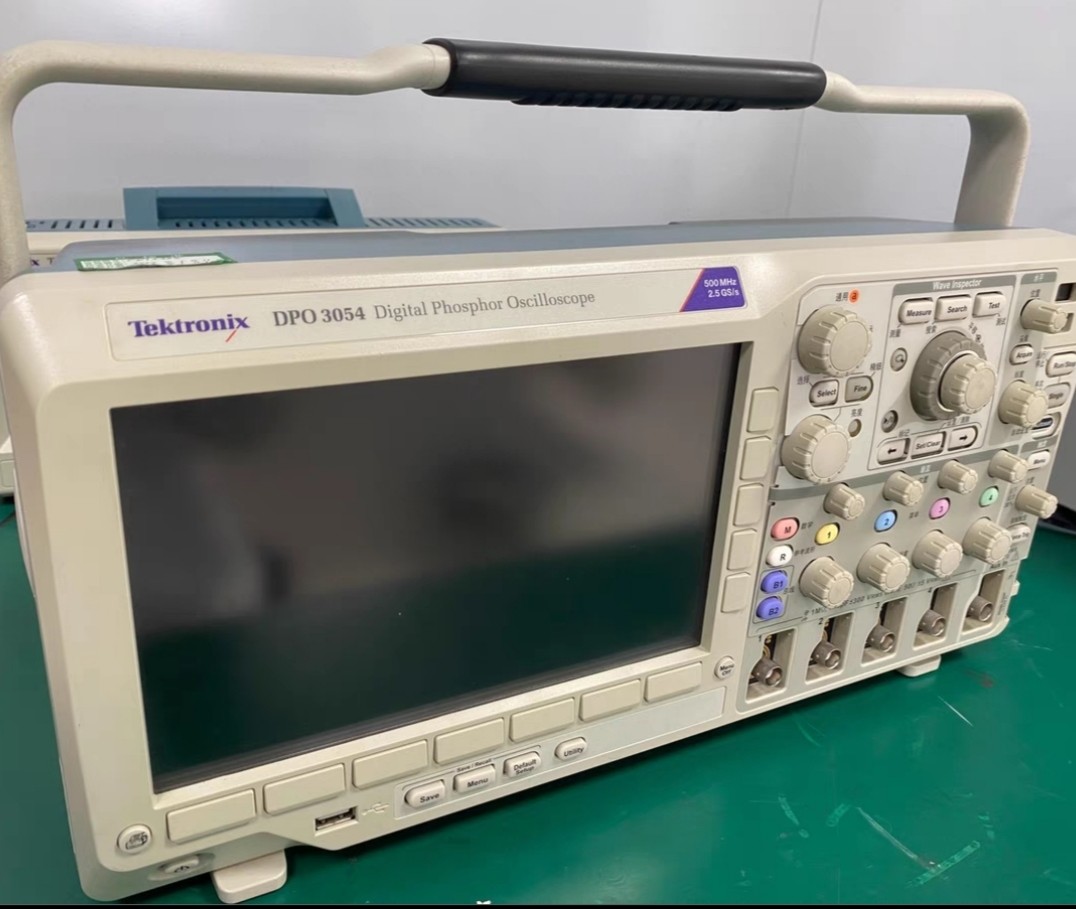 Предварительное владение Tektronix DPO3054 OSCILLOSCOPE DIGITAL PHOSPHOR 500 MHZ 2.5 GS/S 5M Рекордная длина 4-CH