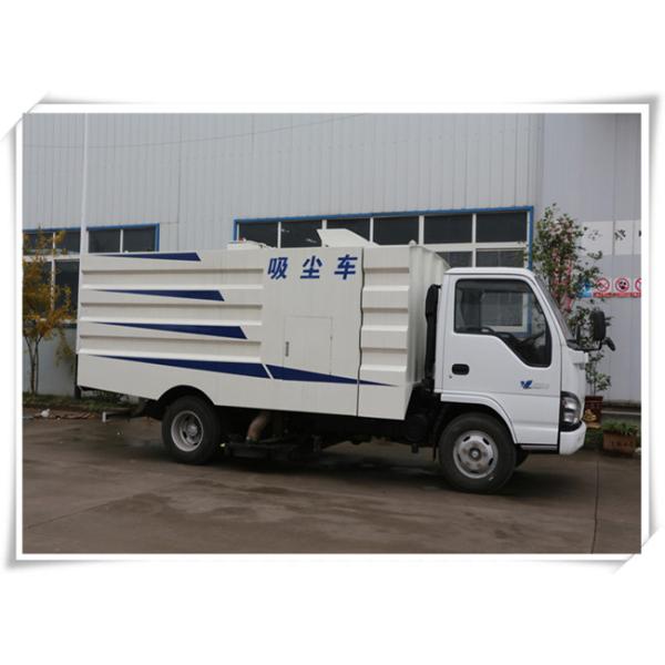 5CBM Street Sweeper Vacuum Truck , ISUZU Street Cleaner Truck With Deputy Engine