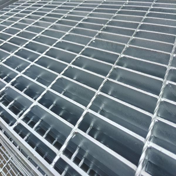 Stainless Steel Non-Slip Grating in 1000x1000mm Size for Industrial Flooring Solutions