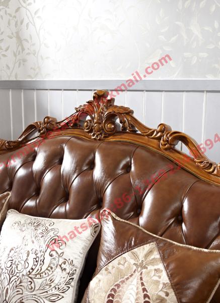 European Classic Solid Wooden Carving Frame with Italy Leather Upholstery Sofa Set