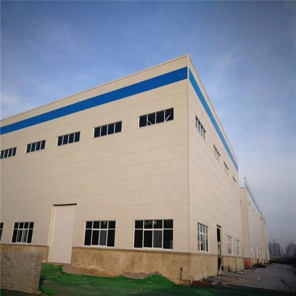 Entrepôt de structure en acier léger avec poutres H-section