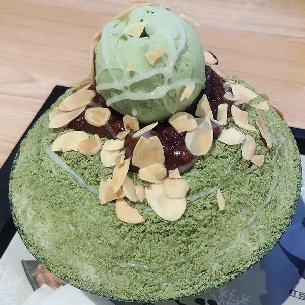 Máquina de gelo de neve de aço inoxidável de 400*580*690mm para as suas necessidades do cliente