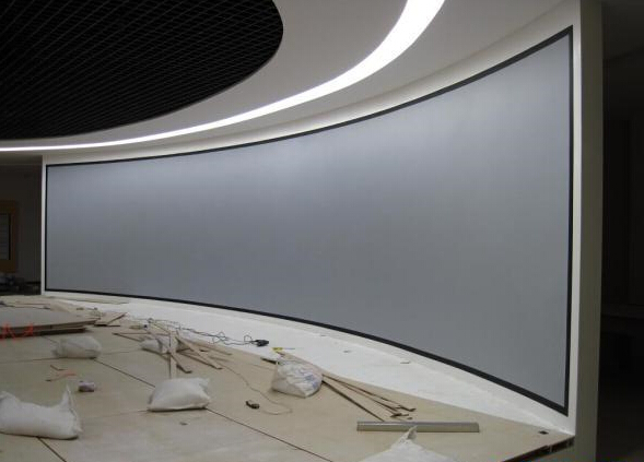 Большое кино 4K 3D экранирует серебряный экран проекции 3D с серебряной картиной