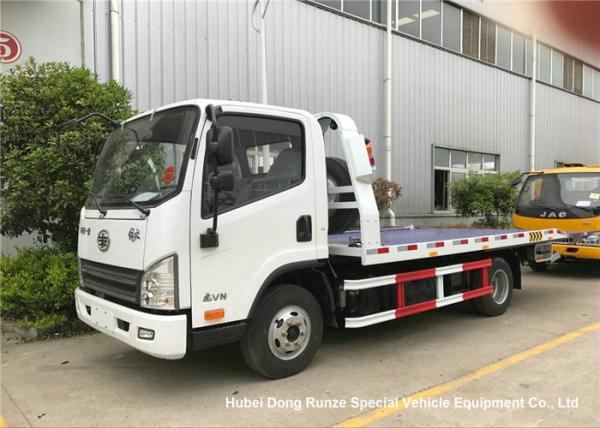 FAW 3 Ton Road Wrecker Tow Truck / Transporter Recovery Truck With Crane EURO 5