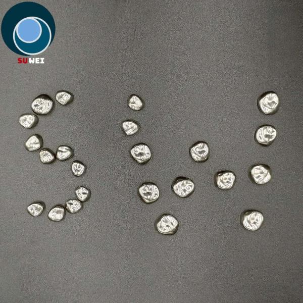 Couronne dentaire en acier inoxydable pour adultes et enfants sans danger pour l'usage oral Restaurer les dents endommagées