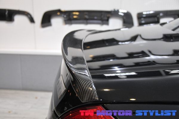 Крыло волокна углерода серии AMG BENZ W221 НОВОЕ s