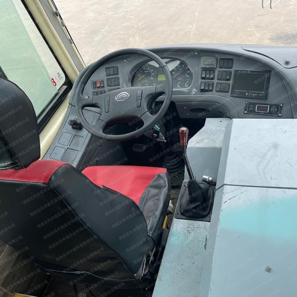 Luxury Bus Seat Diesel Bus for Passenger Transport Well-Conditioned