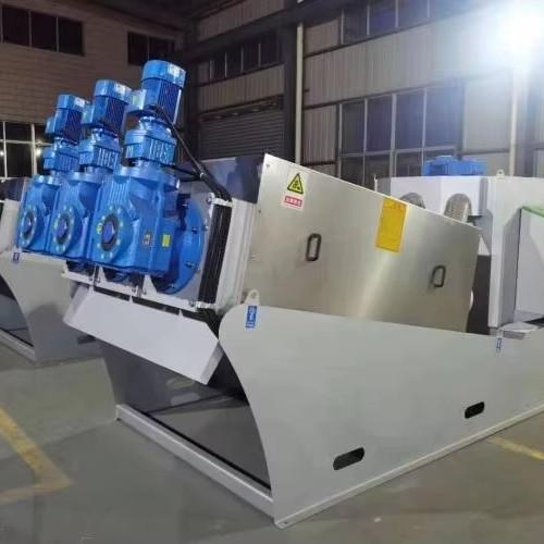Waste Water Treatment 95%-99% Inlet Moisture Content Farm Engine Motor Sludge Process Screw Press Dewatering Machine