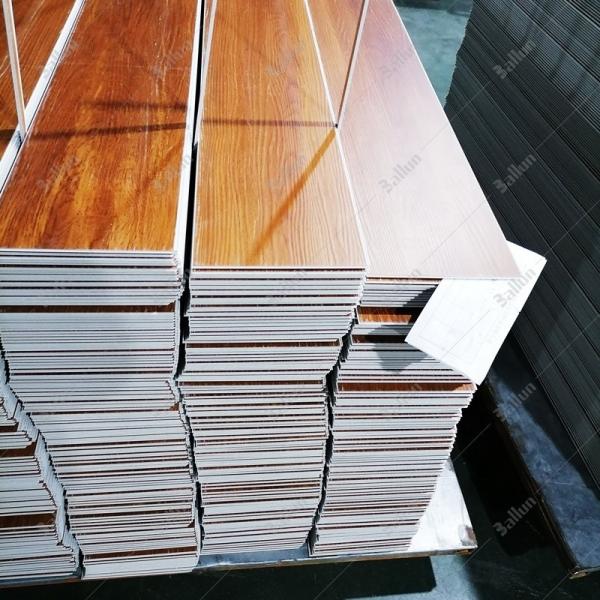 Pavimento de vinyl rojo marrón clic de bloqueo de madera de grano de acabado de núcleo rígido de pisos muestras