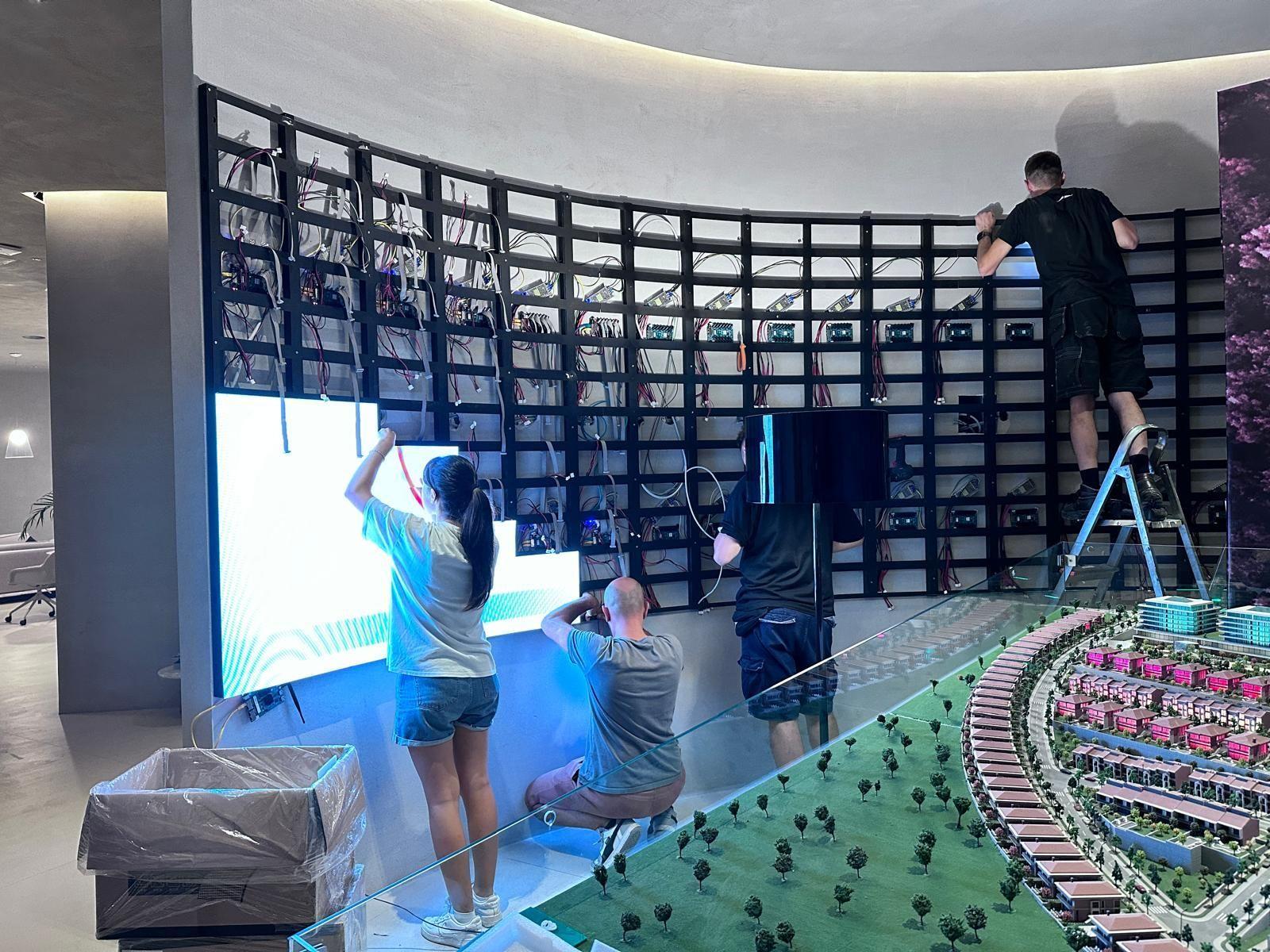 P1.538 Curved Led Video Wall RGB Indoor Full Color Led Display 3840Hz