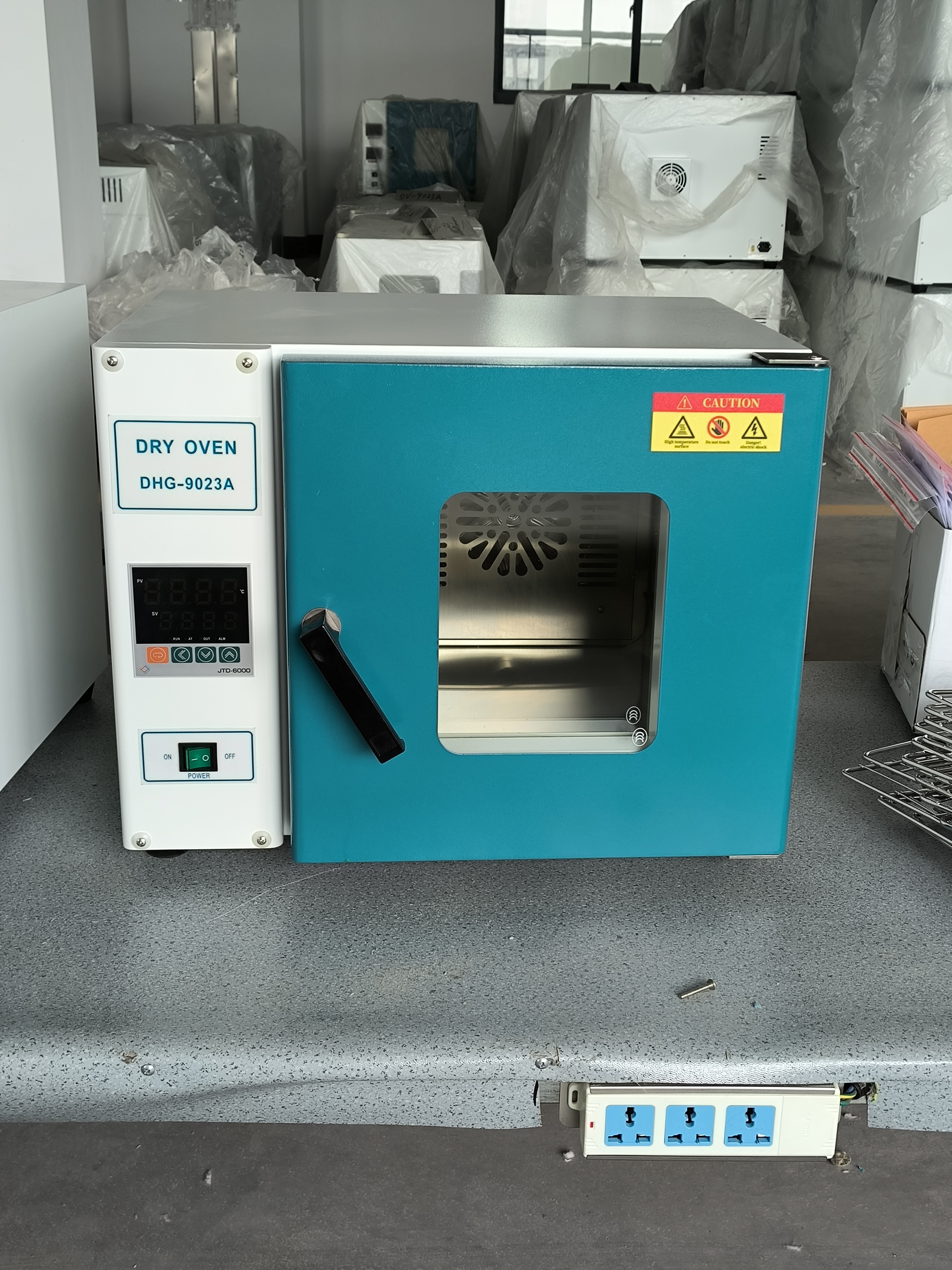 DHG Series SLarge Laboratory 300 Degree Heavy Industrial Drying Oven for Laboratory Electric Blast Drying Oven