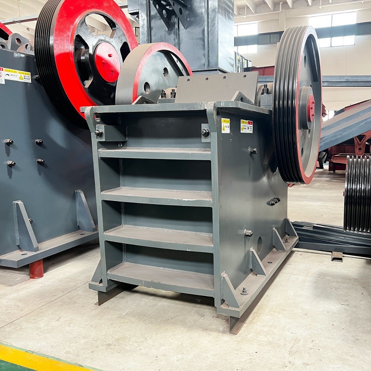 Stone Primary Jaw Crusher with Belt Conveyor From Durable and Long-Lasting