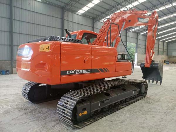 Excavadora usada Doosan DX225LC 22 toneladas Excavadora usada Doosan 225