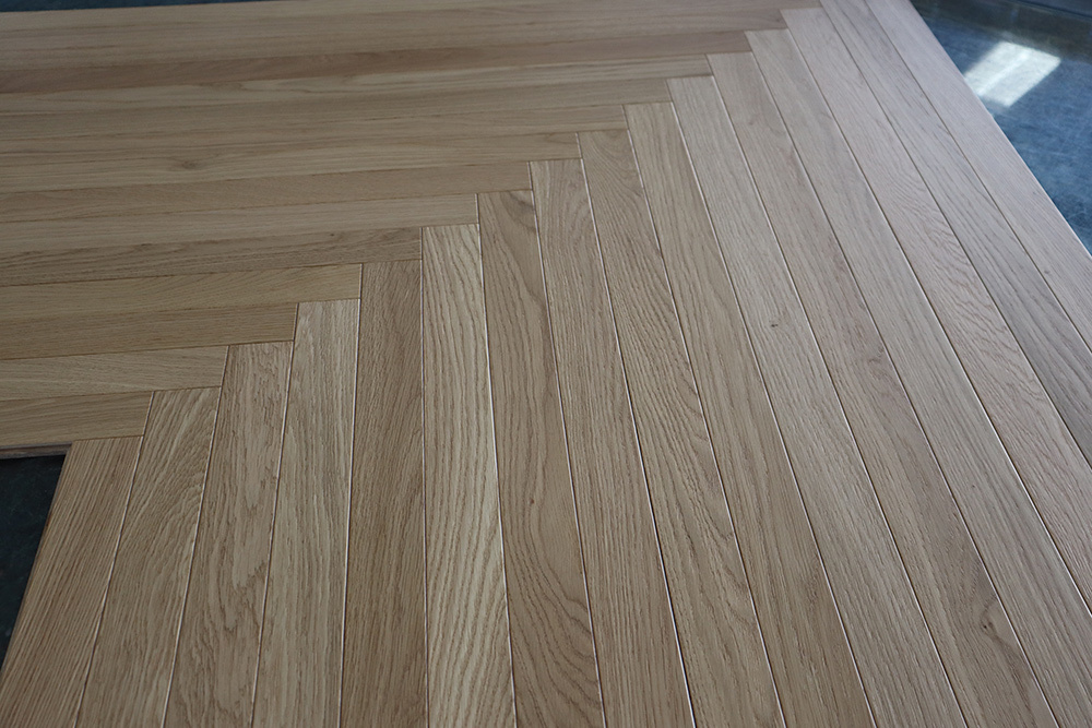 55mm Oak Herringbone Parquet Flooring with 4MM Top Veneer and 1200 x 55 x 14MM Size