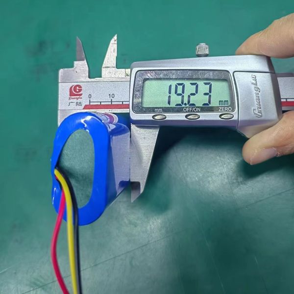 Factory 18650 Size 7.4V 2600mAh Capacity Li-ion Battery Pack with PCB Protection for Toys and Power Tools