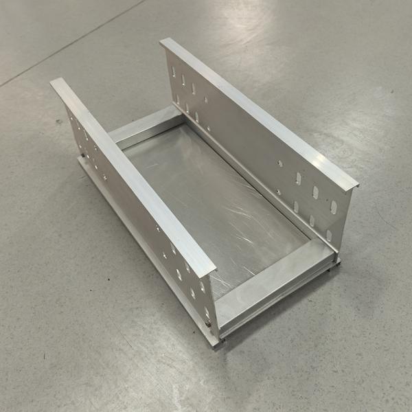 Anodizing Aluminum Cable Tray Wall Mounted Or Floor Mounted For Easy Installation