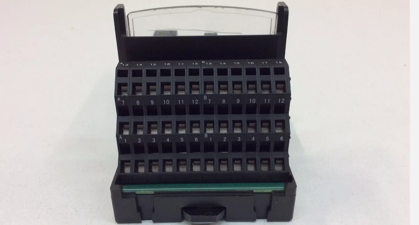 IC200CHS025 GE Compact Spring-Style I/O Carrier (Компактный I/O носитель в виде пружины)