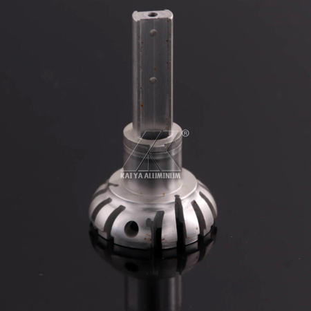 La protuberancia de aluminio del disipador de calor de la fábrica profunda del CNC perfila servicio del OEM de la alta precisión