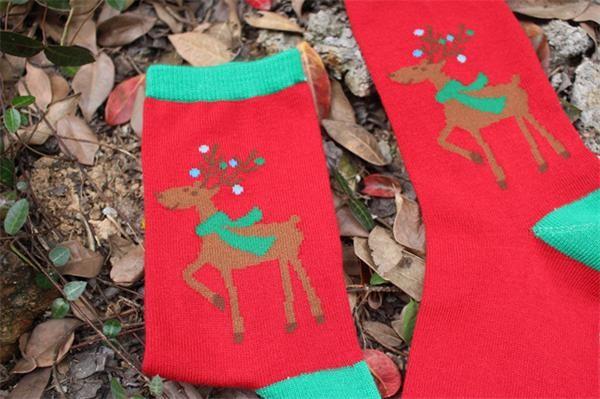 Manufacturer lovely cartoon christmas patterned design cozy cotton dri-fit dress socks