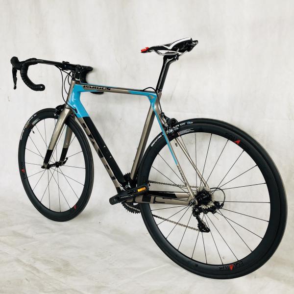 Carbon Fibre Rim Material 22-Speed Shimano ULTEGRA R8000 Aluminum Alloy Stem Race Bike