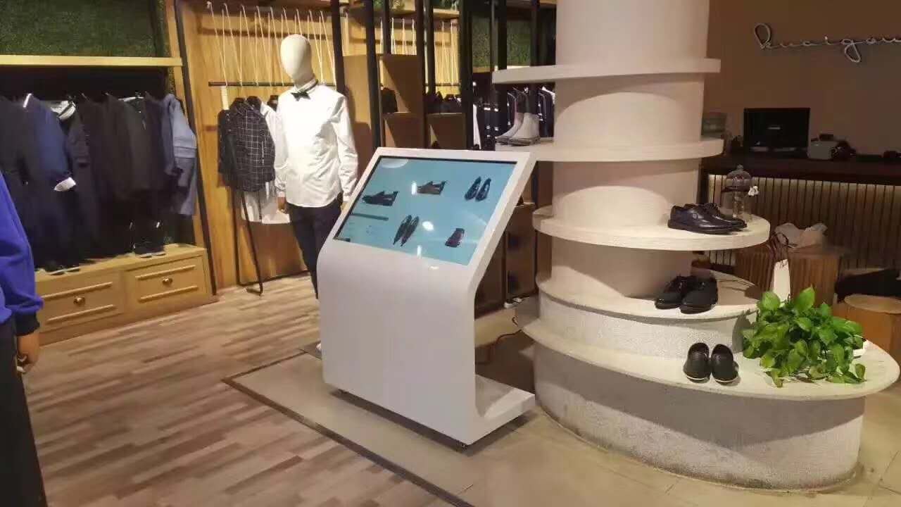 Киоск экрана касания Лкд 65 дюймов для крытого доказательства пыли цвета 4к Хд различного