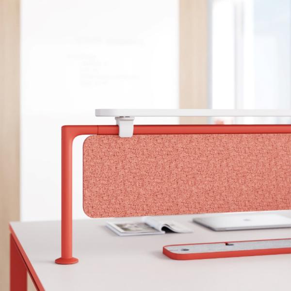 MC3.0 Sleek Design 4 Seater Office Workstation With Privacy Panels And Pegboard