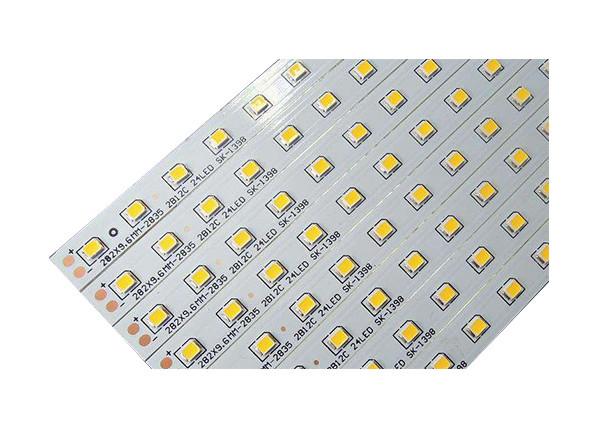 PWB de alumínio do núcleo do metal da espessura de CEM1 FR4 8mil 0.8mm para a luz do diodo emissor de luz