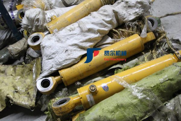 Yellow XCMG Wheel Loader Parts Left Steering Cylinder 803082927 XGYG01-119E