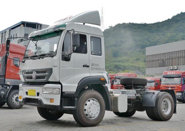 SINOTRUK Golden Prince Tractor Truck 4X2 Euro2 290HP 18Tons ZZ4181M3611W