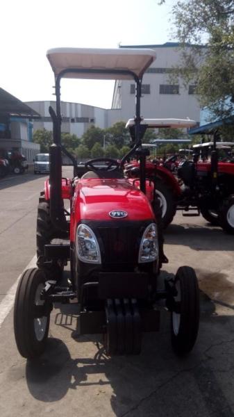 Dongfeng 35 Horse Tractor / 2 Wheel Drive Tractor Easy Operation With Sunshade